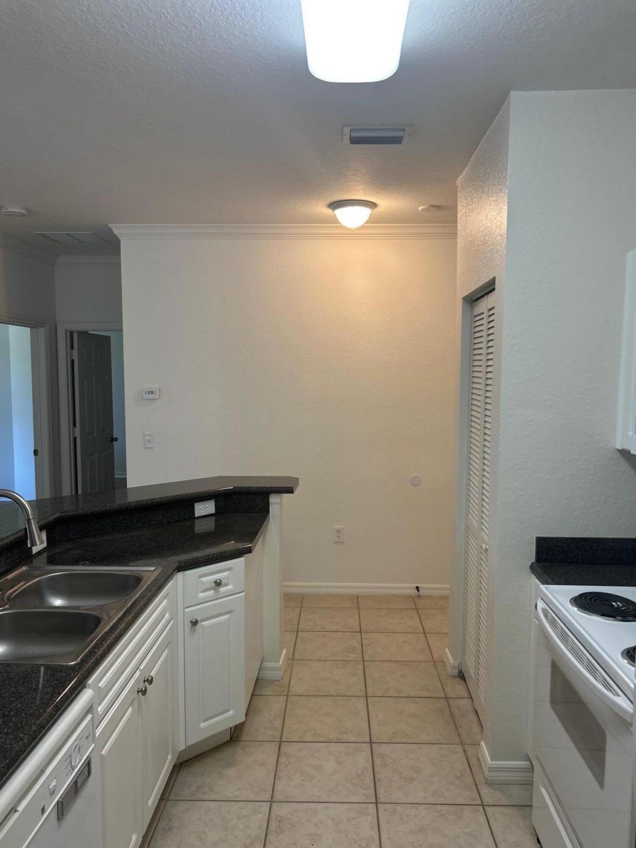 272 SE Kitching Circle, Stuart, FL 34994 Photo