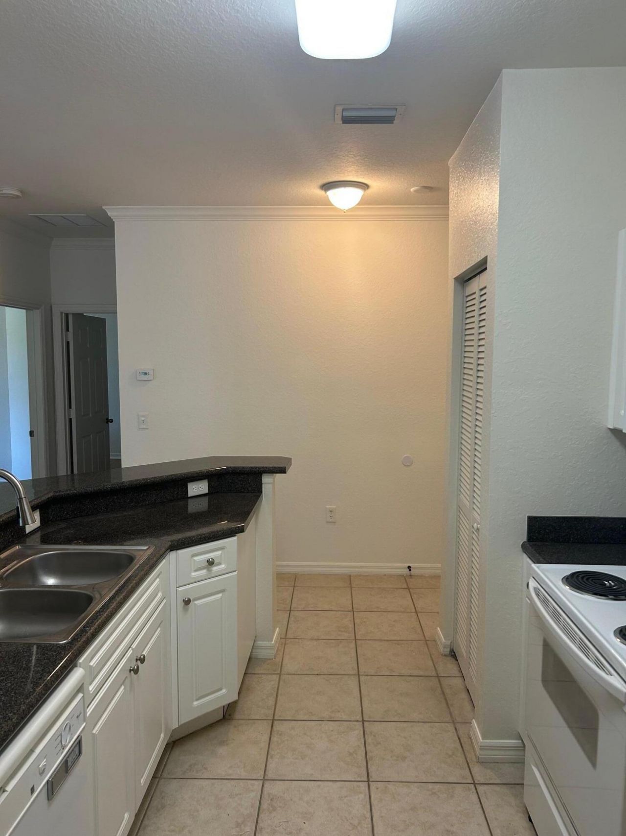 272 SE Kitching Circle, Stuart, FL 34994 Photo