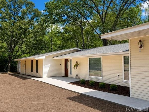 222 San Felipe Road , Hot Springs, AR 71909