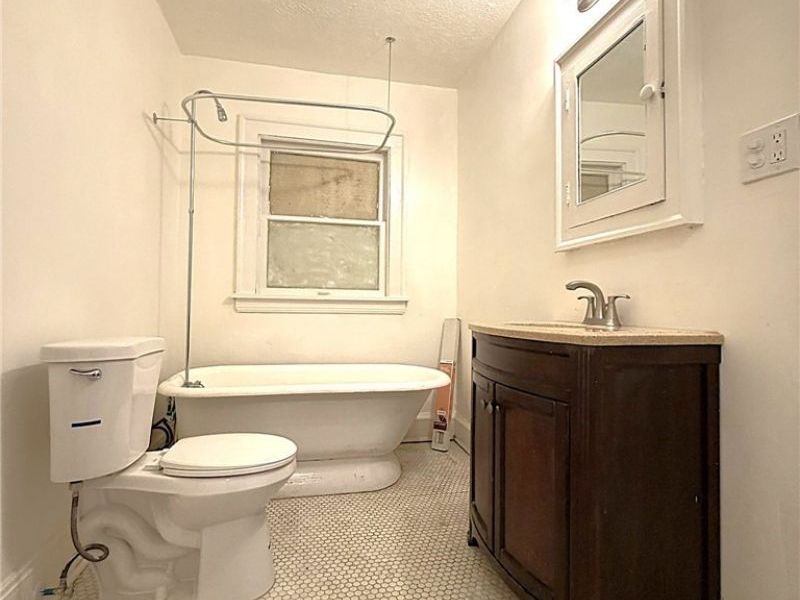 12413 Saywell Avenue, Cleveland, OH 44108 Photo 38