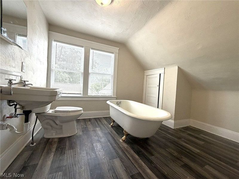 12413 Saywell Avenue, Cleveland, OH 44108 Photo 41