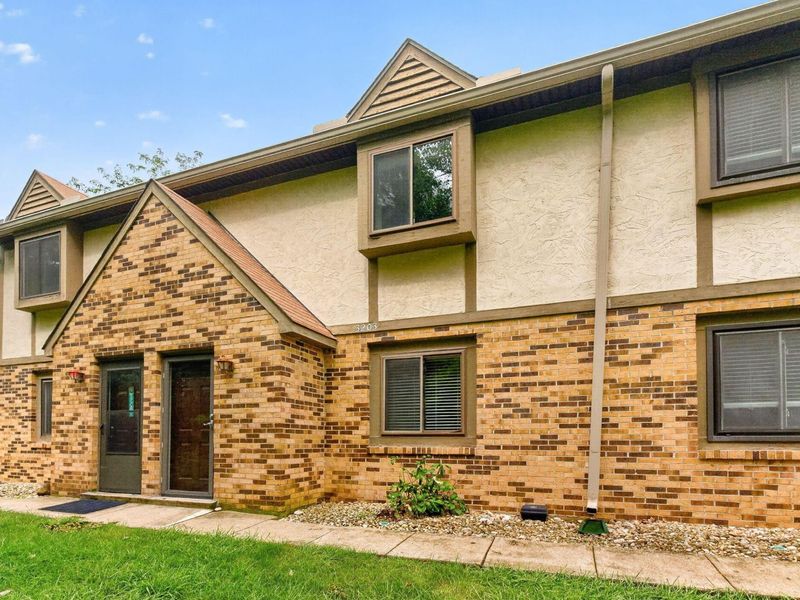 3203 Summerdale Lane , Unit 60, Columbus, OH 43221 Photo 1