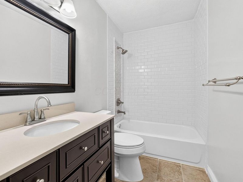 3203 Summerdale Lane , Unit 60, Columbus, OH 43221 Photo 20