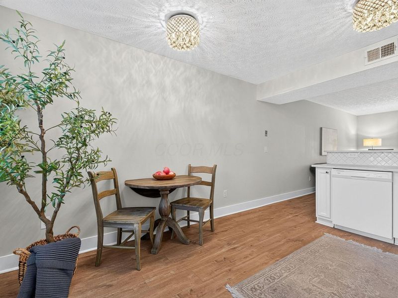 3203 Summerdale Lane , Unit 60, Columbus, OH 43221 Photo 4