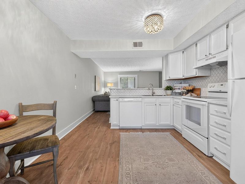 3203 Summerdale Lane , Unit 60, Columbus, OH 43221 Photo 7