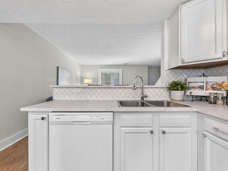 3203 Summerdale Lane , Unit 60, Columbus, OH 43221 Photo 8