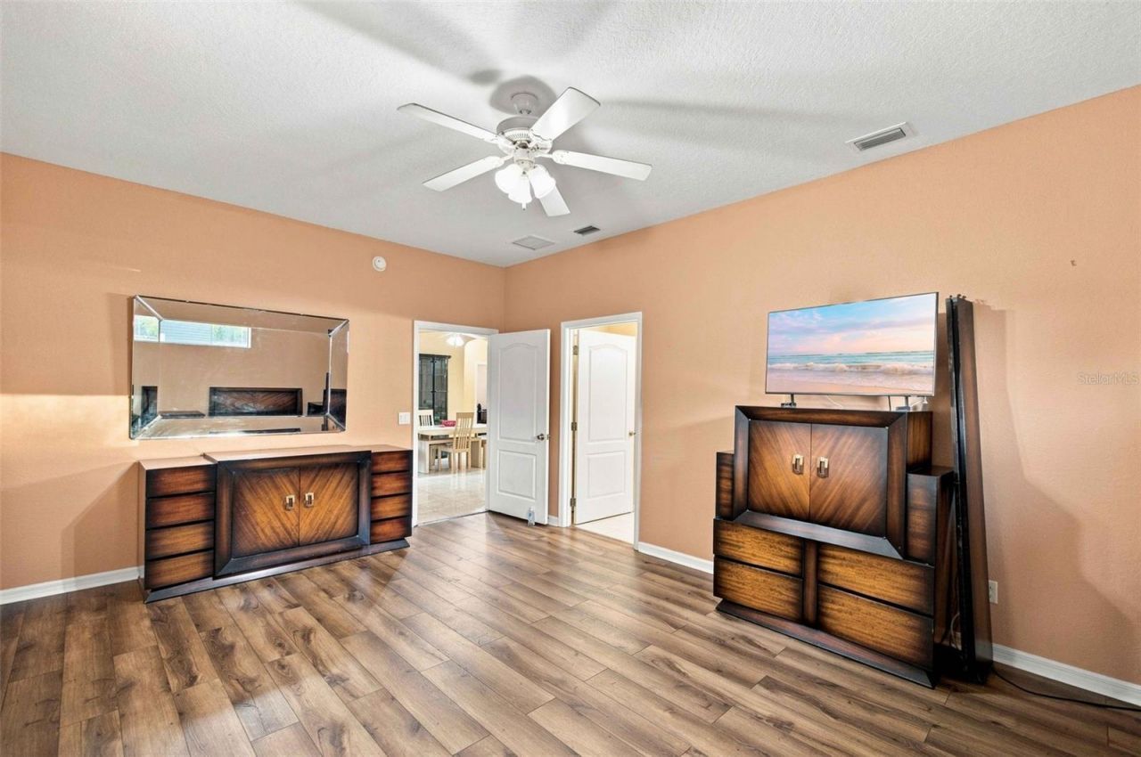 1050 NE 165th Street , Citra, FL 32113 Photo