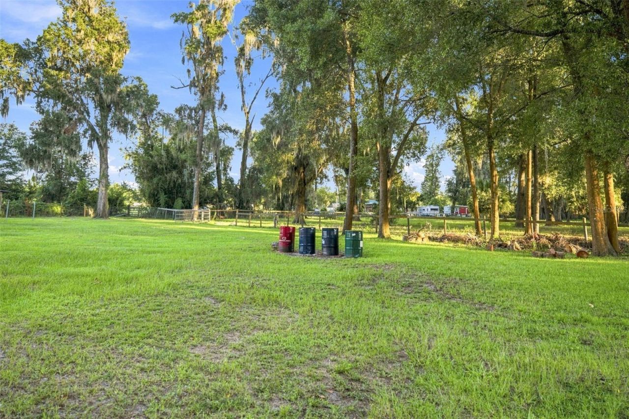 1050 NE 165th Street , Citra, FL 32113 Photo