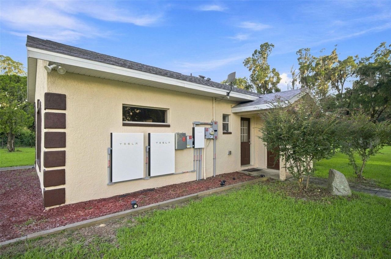 1050 NE 165th Street , Citra, FL 32113 Photo
