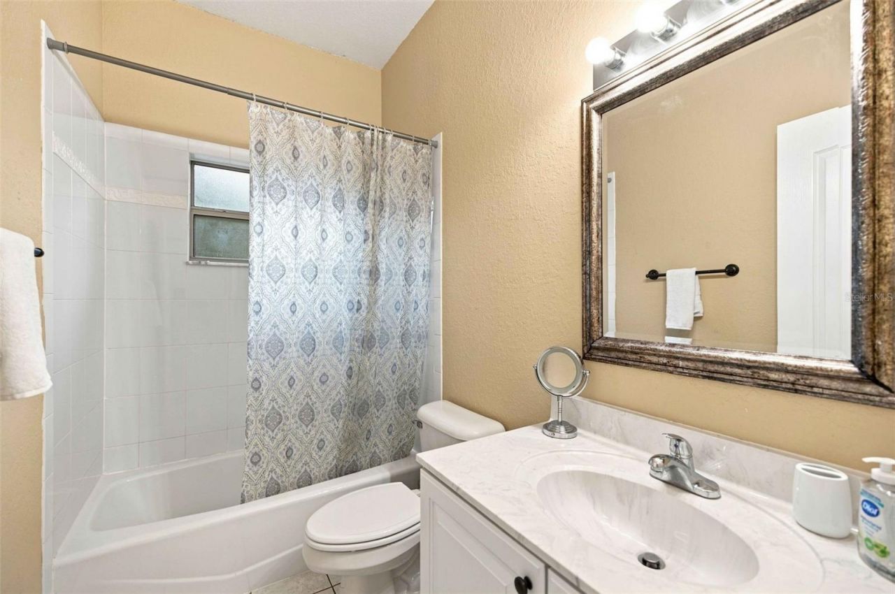 1050 NE 165th Street , Citra, FL 32113 Photo