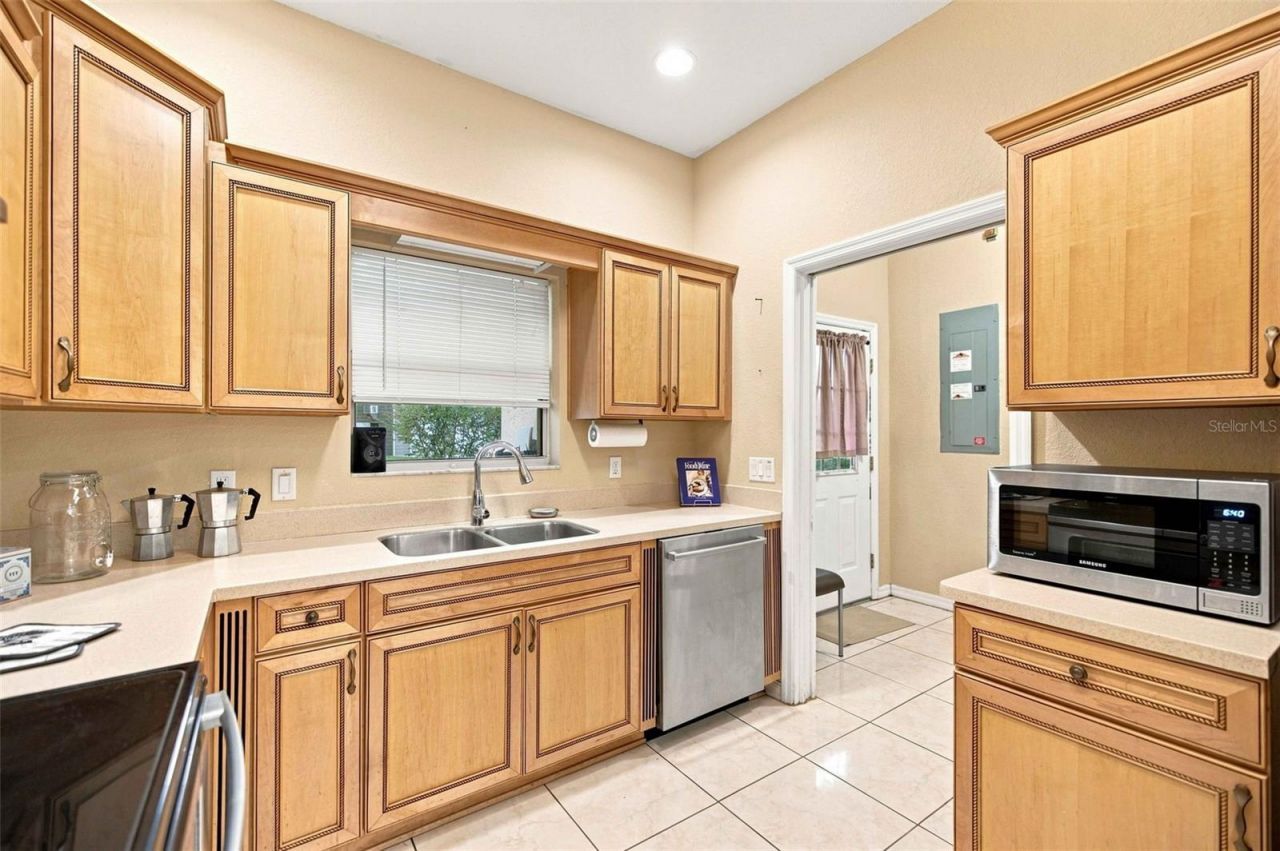 1050 NE 165th Street , Citra, FL 32113 Photo