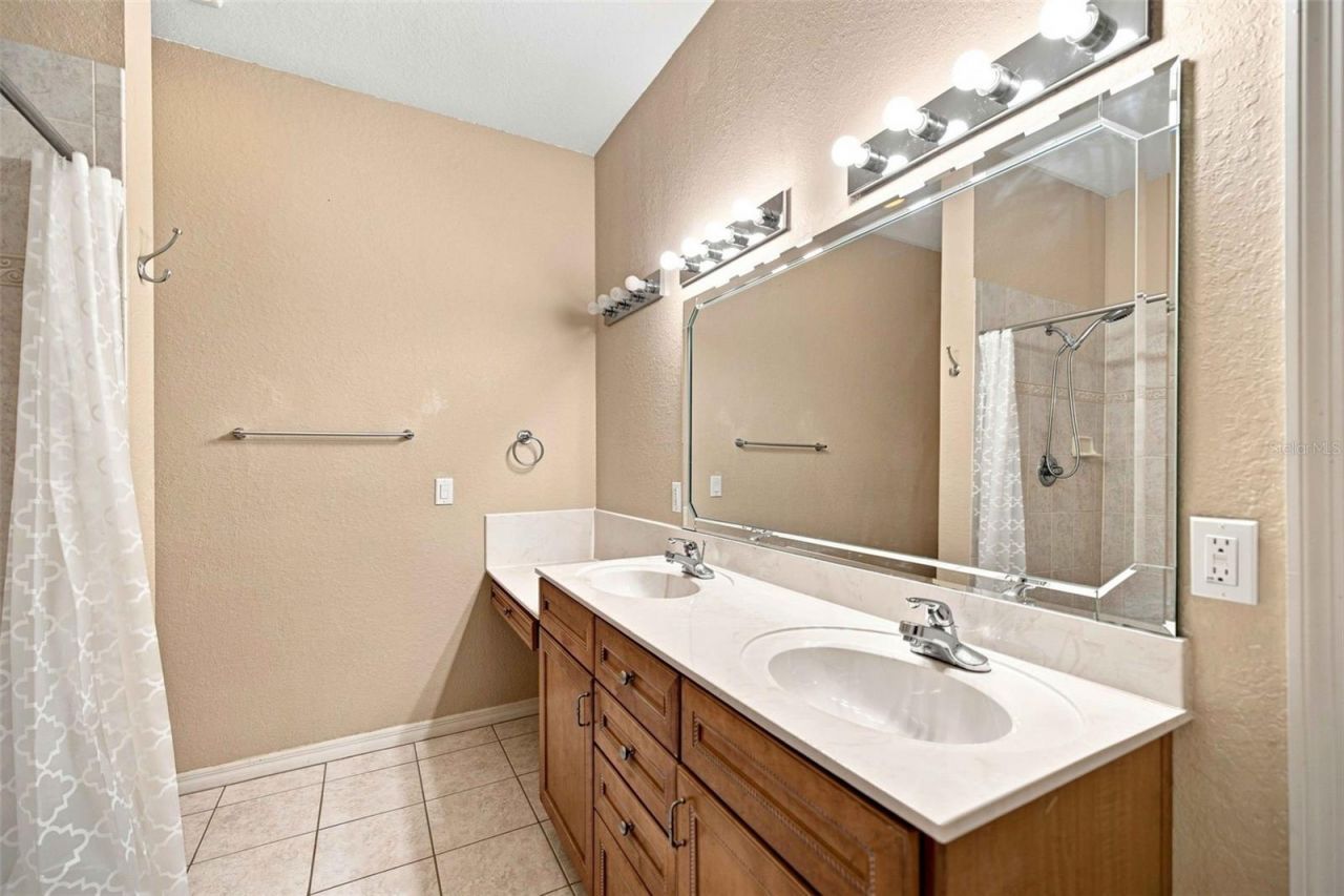 1050 NE 165th Street , Citra, FL 32113 Photo