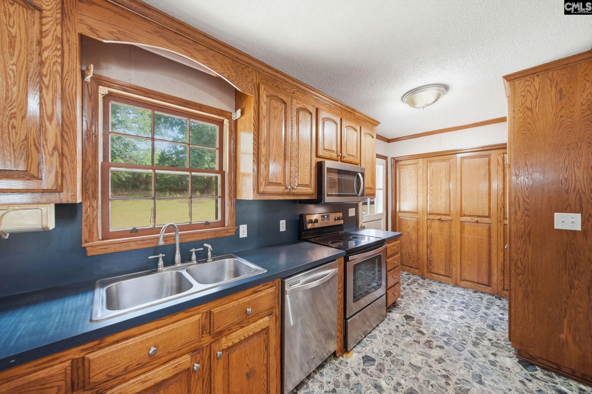 1807 Lynhurst Drive  Photo 11