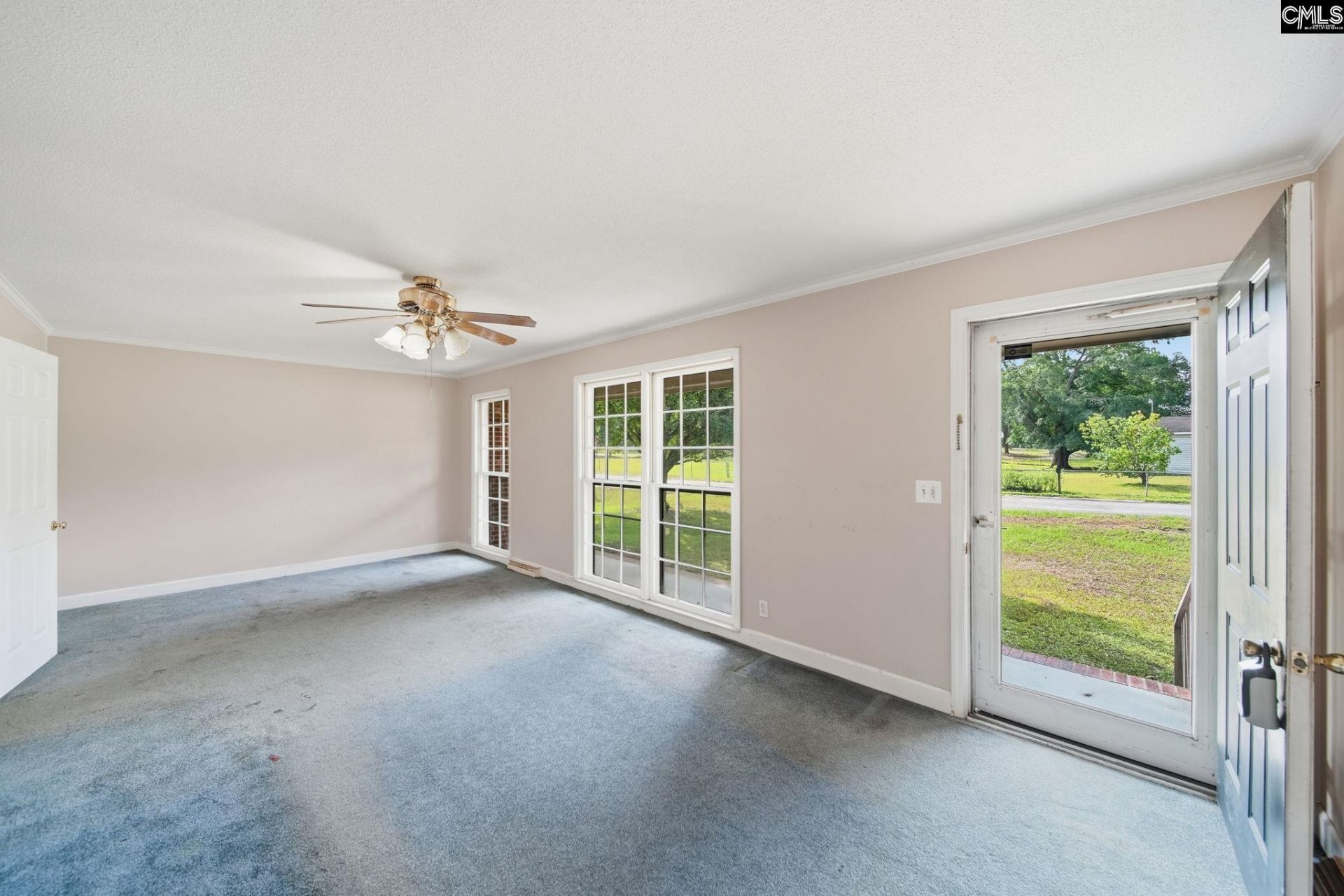 1807 Lynhurst Drive  Photo 5