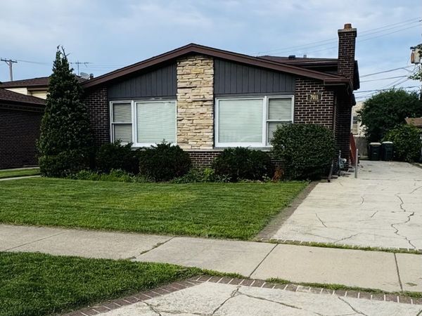 7011 N Hamlin Avenue , Lincolnwood, IL 60712
