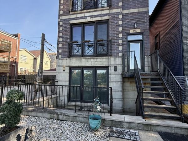 2513 W Congress Parkway , Unit 1, Chicago, IL 60612