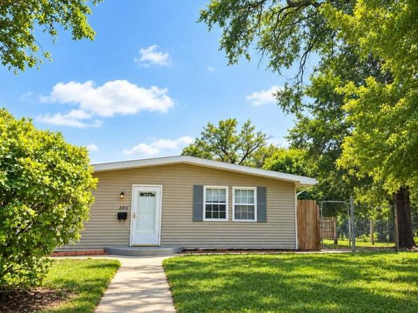 300 SPRUCE Street, Quincy, IL 62301