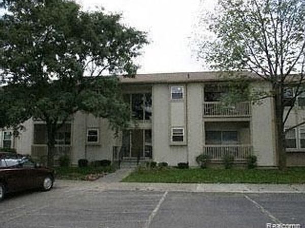 27860 Berrywood Lane, Unit 24, Farmington, Mi 48334