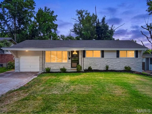 2246 Berwyn Drive, St Louis, MO 63136