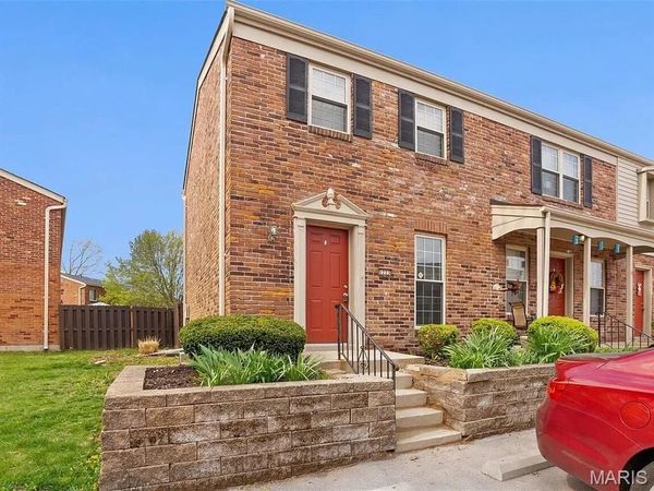 1223 Clarkson Court, Unit 1223, Ballwin, MO 63011