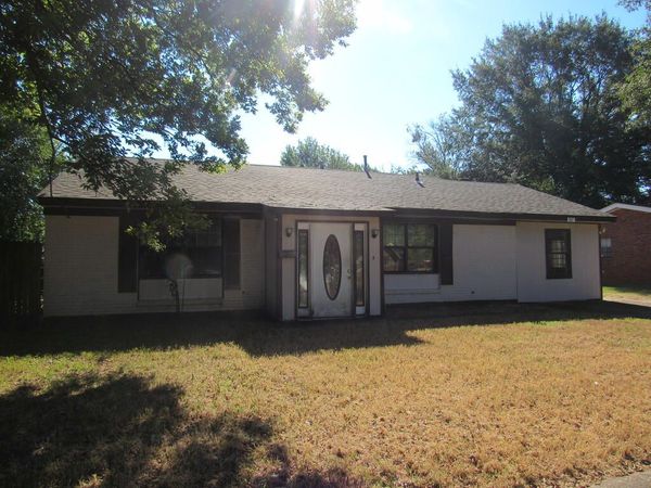 507 N 17th Street, West Memphis, AR 72301