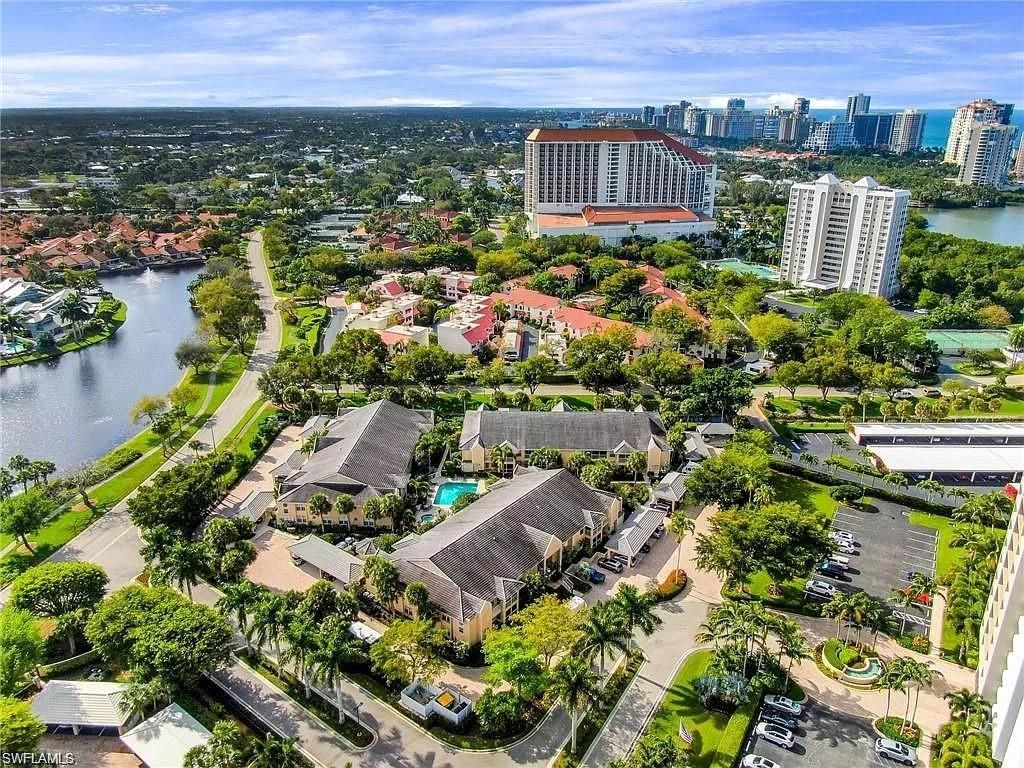5635 Turtle Bay Dr, Unit 8, Naples, FL 34108 Photo