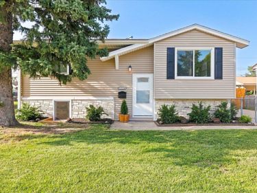 1116 CACHELIN Drive, CARTER LAKE, IA 51510