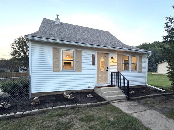 727 S 7th Street, La Crescent, MN 55947