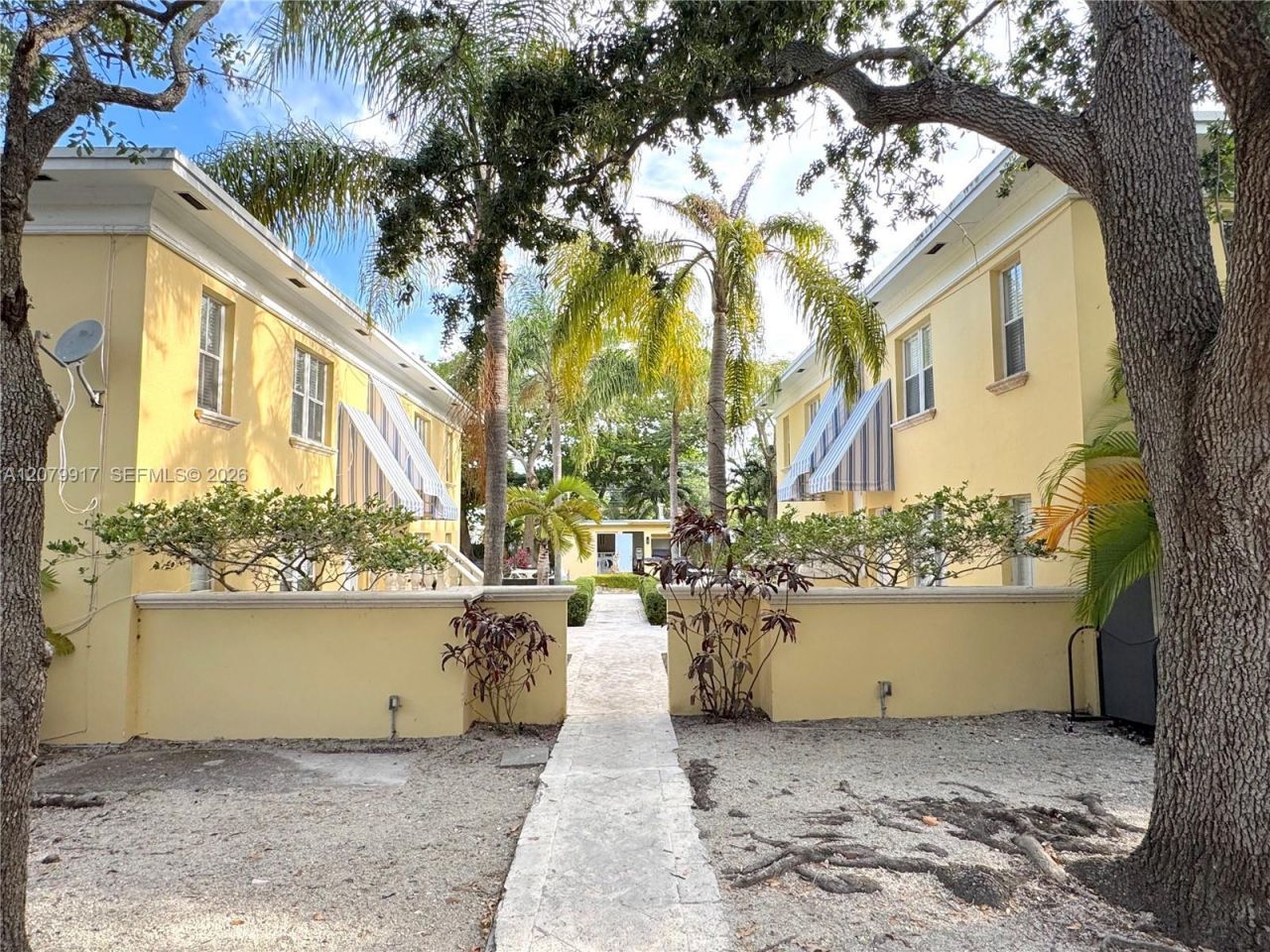 3375 Franklin Ave , Unit B, Miami, FL 33133 Photo