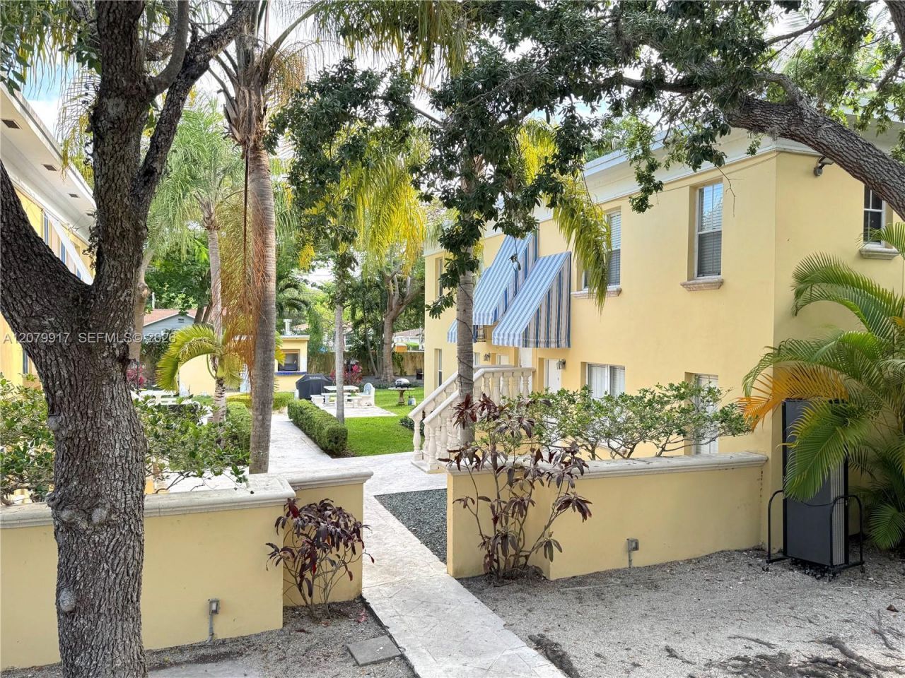 3375 Franklin Ave , Unit B, Miami, FL 33133 Photo