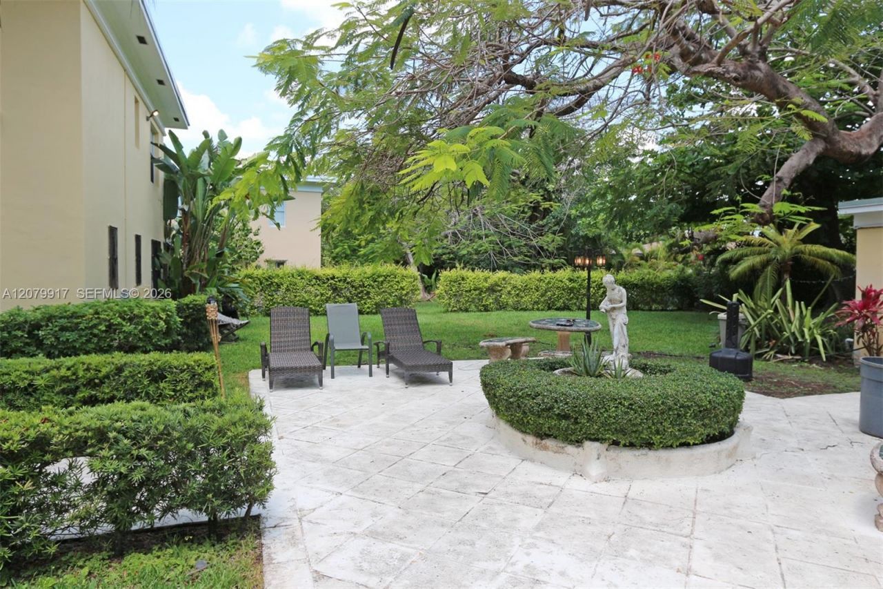 3375 Franklin Ave , Unit B, Miami, FL 33133 Photo