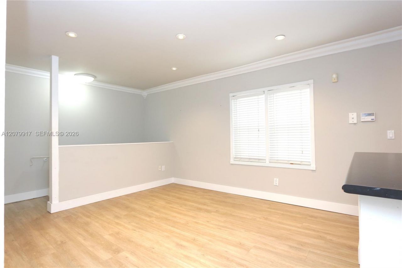 3375 Franklin Ave , Unit B, Miami, FL 33133 Photo
