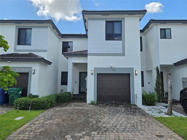 15790 SW 136th Way , Miami, FL 33196