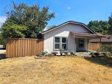 2551 Kingston Street , Dallas, TX 75211