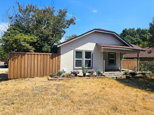2551 Kingston Street , Dallas, TX 75211