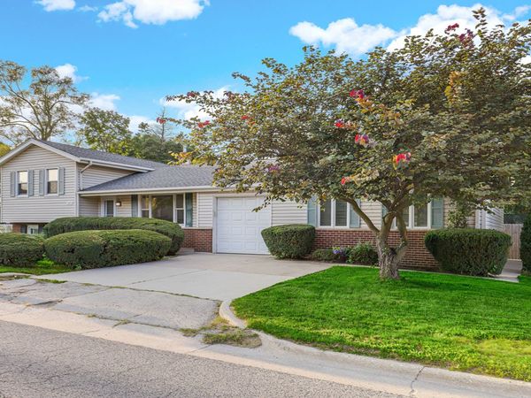 5455 S Catherine Avenue , Countryside, IL 60525