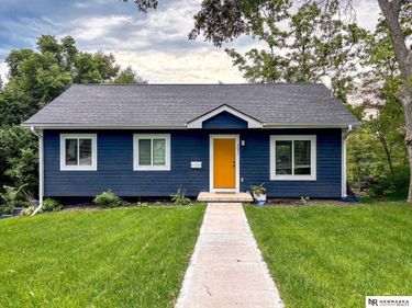 3051 S 30th Street, Omaha, NE 68105
