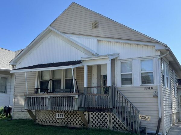 1103 1ST AVE, Muscatine, IA 52761