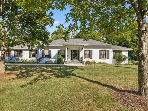 1505 Timberwood Dr, Columbia, TN 38401