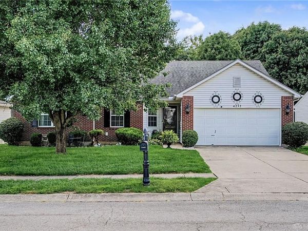 4252 Coach Light Trail, Fairborn, OH 45424