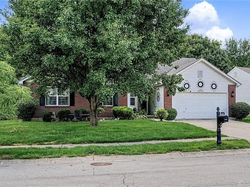 4252 Coach Light Trail, Fairborn, OH 45424 Photo 3