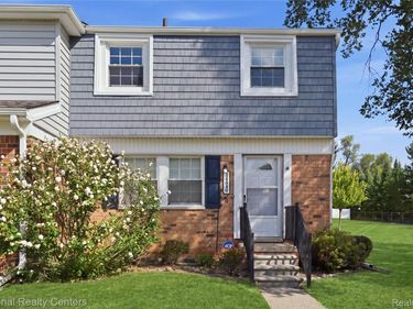 24540 Olde Orchard Street, Unit 29, Novi, Mi 48375