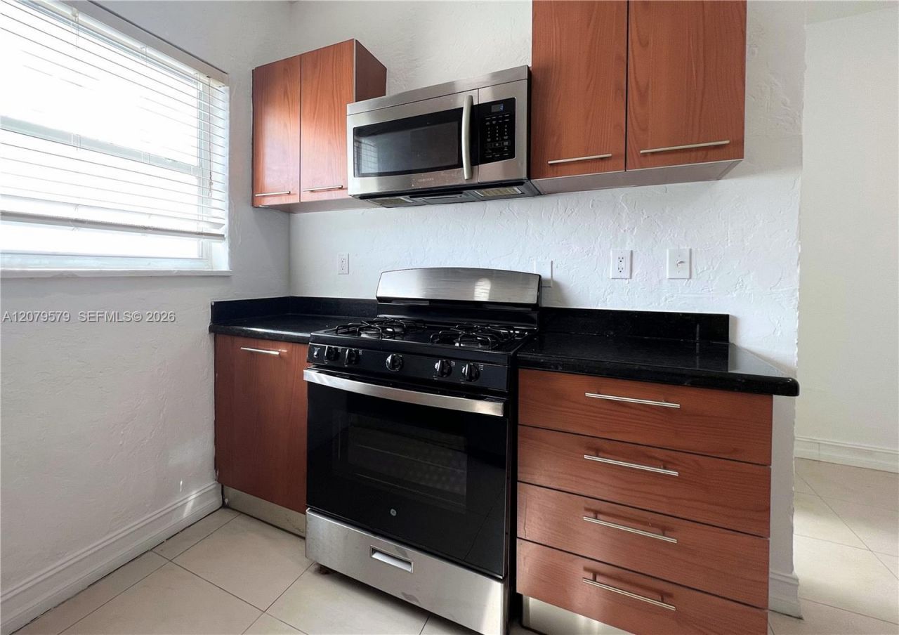 500 14th St, Unit 204, Miami Beach, FL 33139 Photo