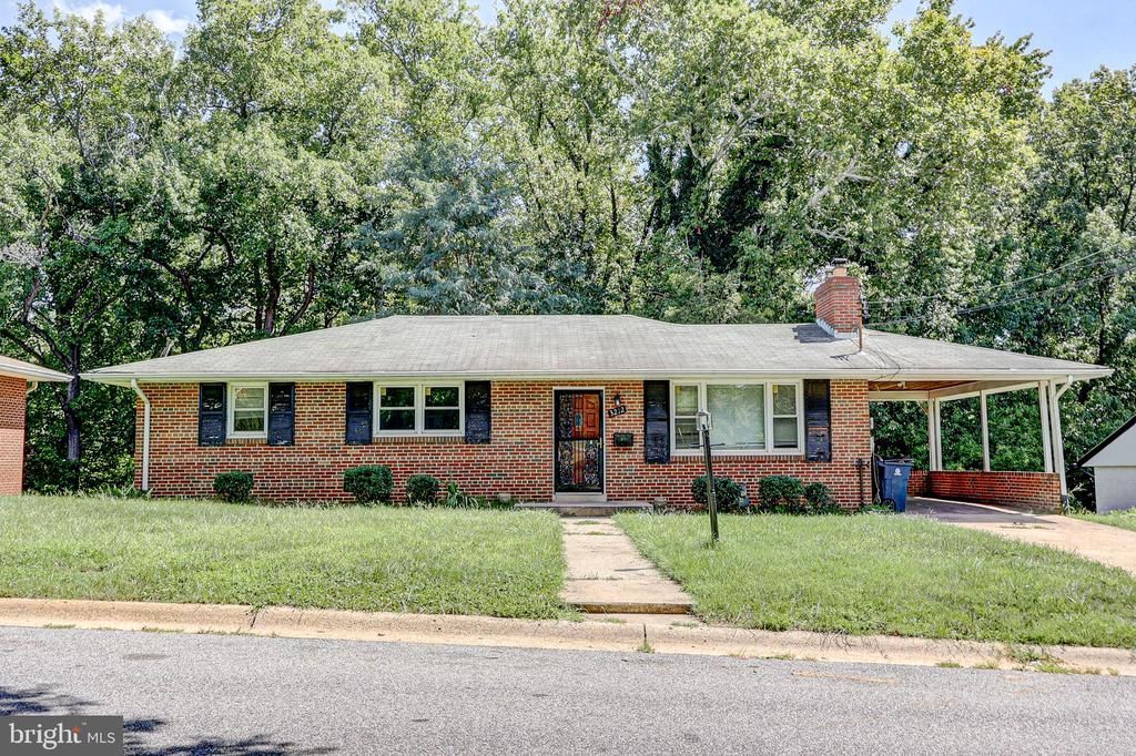 3212 LASSIE AVENUE , SUITLAND, MD 20746