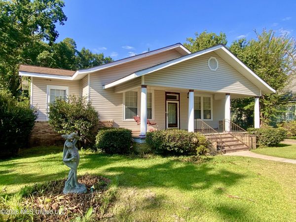 107 Pearl Street, Crystal Springs, MS 39059