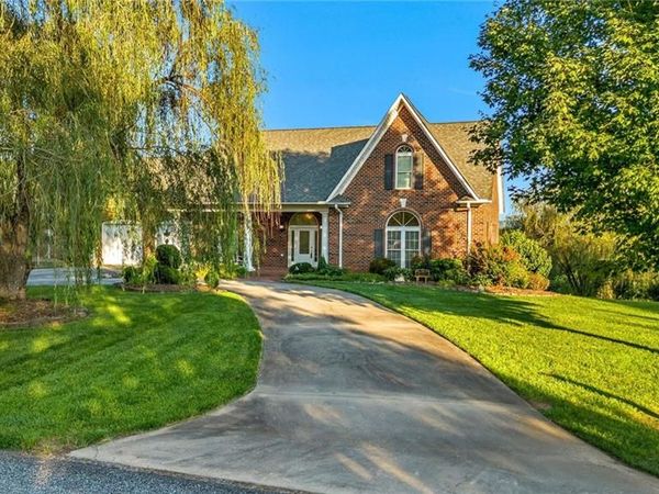 148 Magnolia Drive , North Wilkesboro, NC 28659