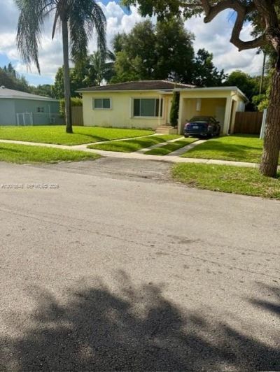 270 NE 169th St, North Miami Beach, FL 33162 Main Photo