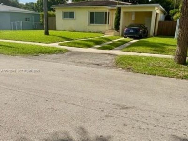 270 NE 169th St , North Miami Beach, FL 33162