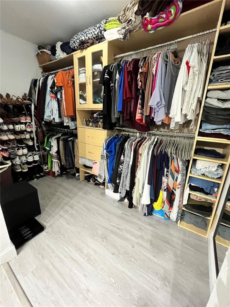329 Ives Dairy Rd, Unit 329-02, Miami, FL 33179 Photo