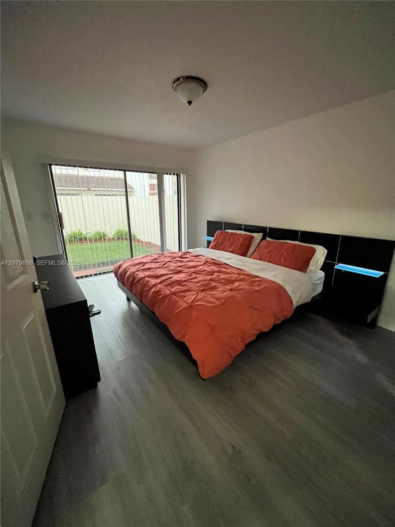 329 Ives Dairy Rd, Unit 329-02, Miami, FL 33179 Photo